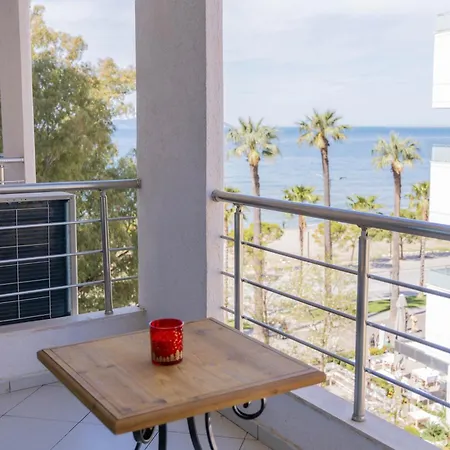 Luxury Lungomare Lägenhet *