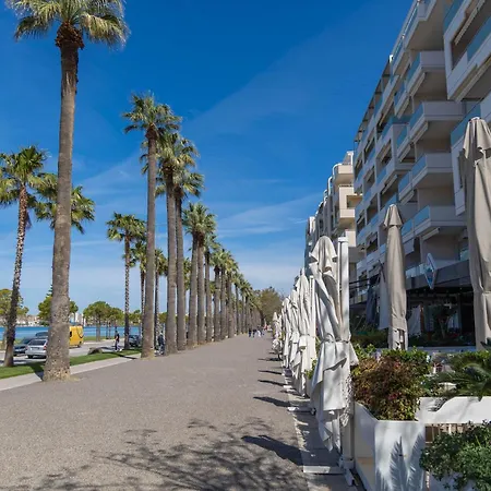 Luxury Lungomare * Avlonya