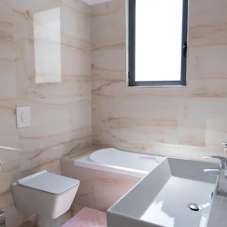 Lägenhet Luxury Lungomare Vlorë